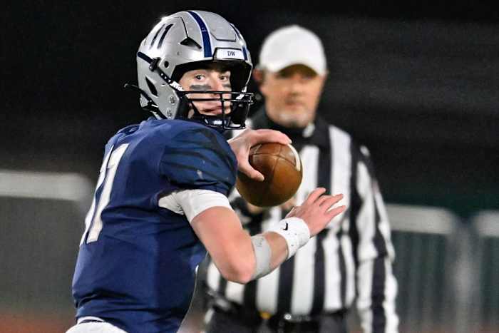 a Wilsonville Mountain View 5A Oregon football final November 24 2023 Leon Neuschwander 33